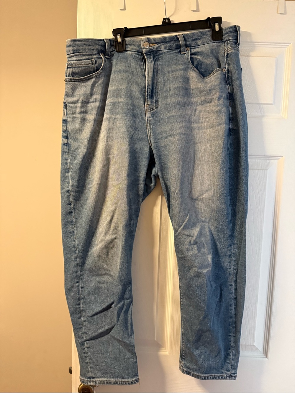 American Eagle Outfitters Light Blue Curvy Mom Jeans